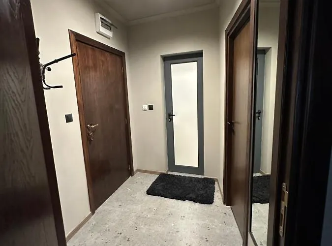 Art Grand Monastery 아파트 팜포로보